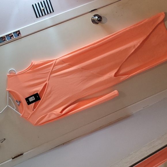 Asymmetrical midi dress - Picture 4 of 4